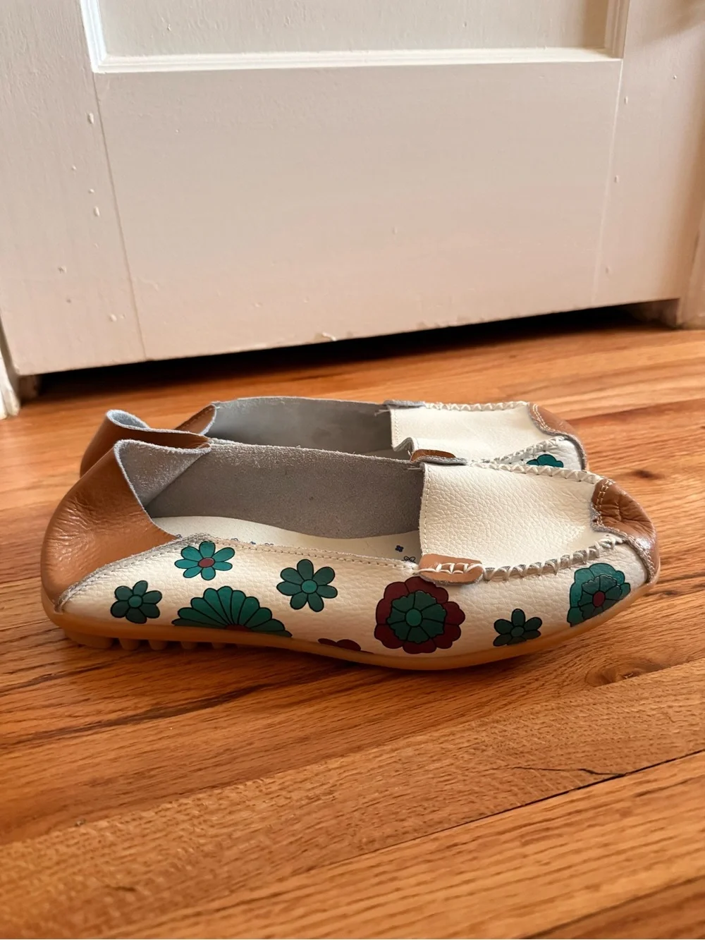 Floral Leather Slip-On Shoes - Cream & Brown